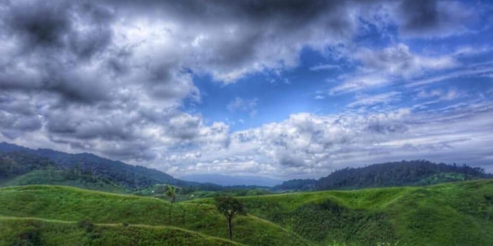 Hotel Santika Luwuk - Sulawesi Tengah Kültér fotó