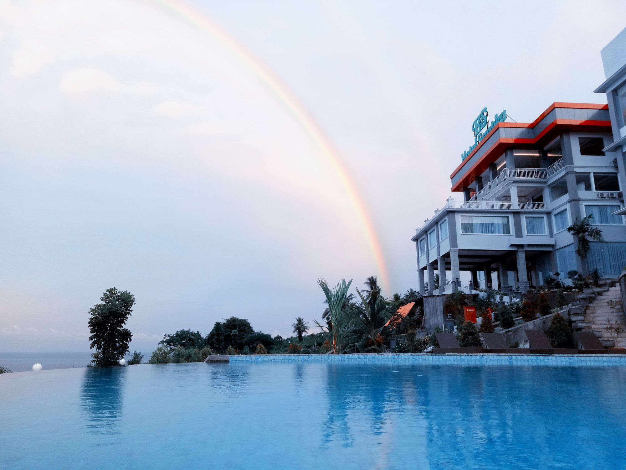 Hotel Santika Luwuk - Sulawesi Tengah Kültér fotó