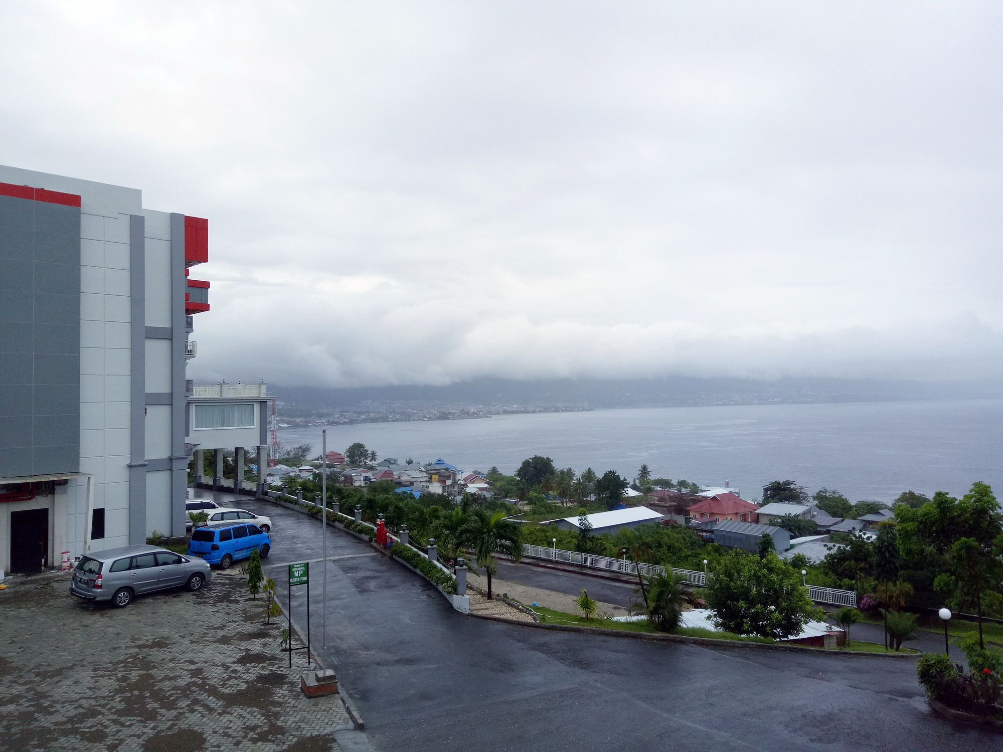 Hotel Santika Luwuk - Sulawesi Tengah Kültér fotó